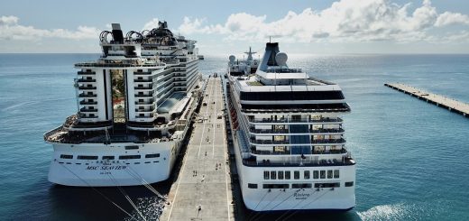 How do cruise agents make money?