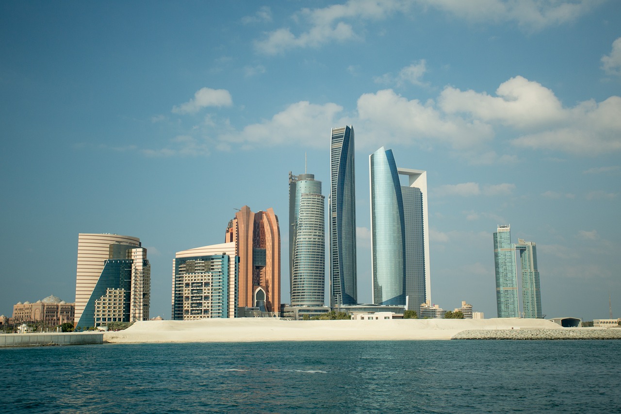 Abu Dhabi Travel Guide on a Budget