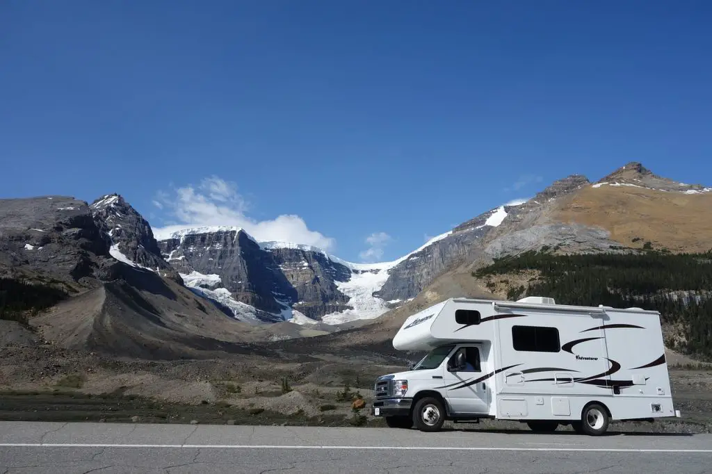 How To Become a Digital Nomad Living in an RV