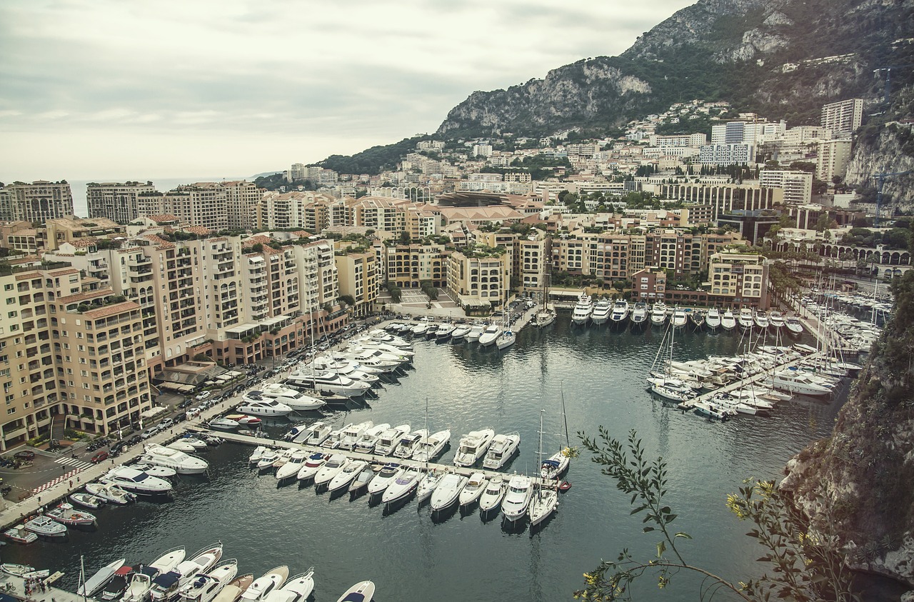 Monte - Carlo Travel Guide on a Budget