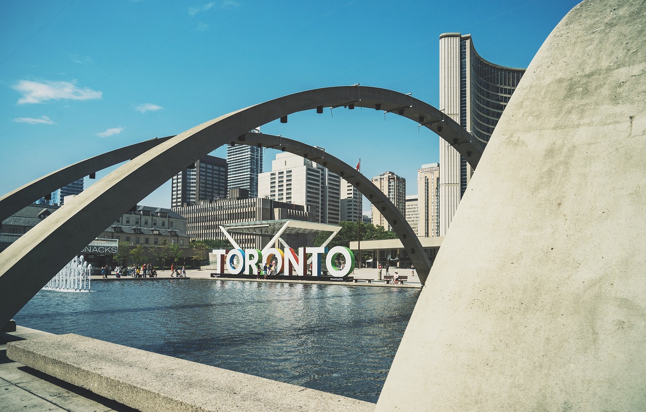 Toronto Travel Guide on a Budget