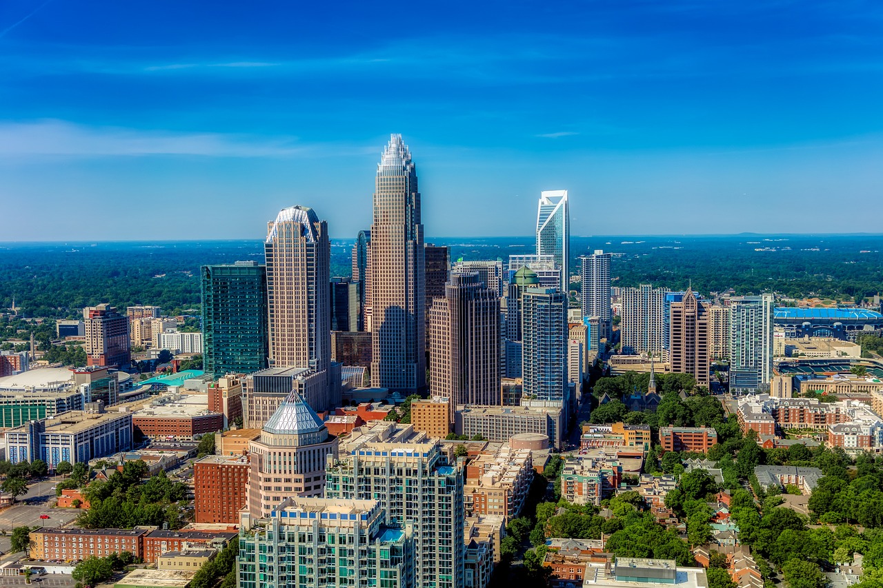 How to Travel to Charlotte on a Budget