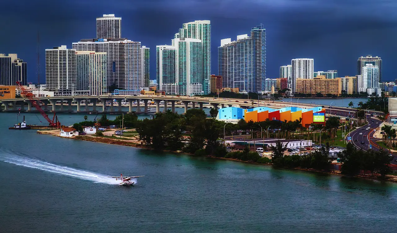 What month is best to travel Miami?