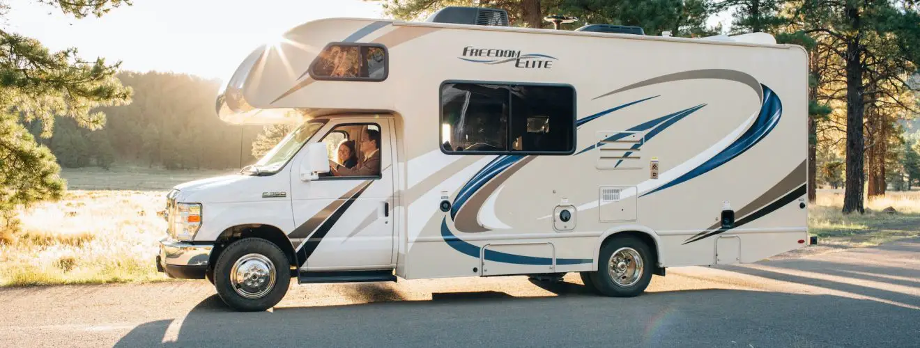 How to Locate Secure Overnight RV Parking