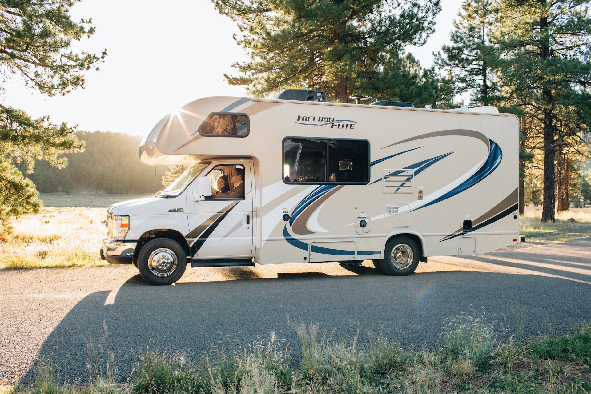 How to Locate Secure Overnight RV Parking