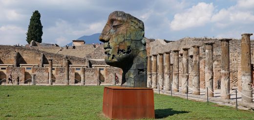 How to Visit Pompeii from Naples