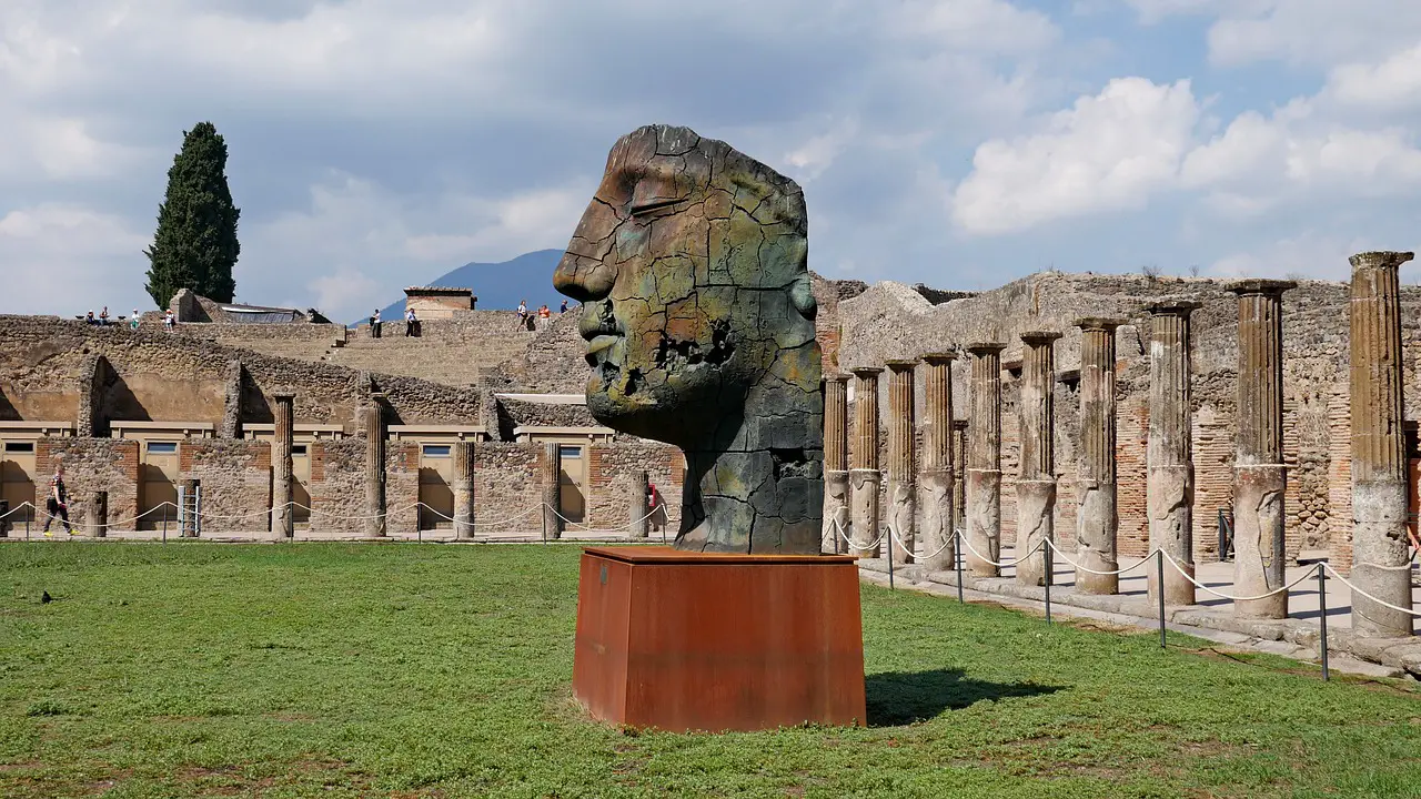 How to Visit Pompeii from Naples