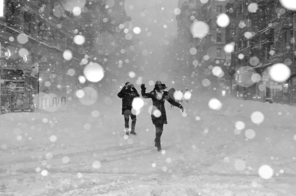 Do people travel during winter?