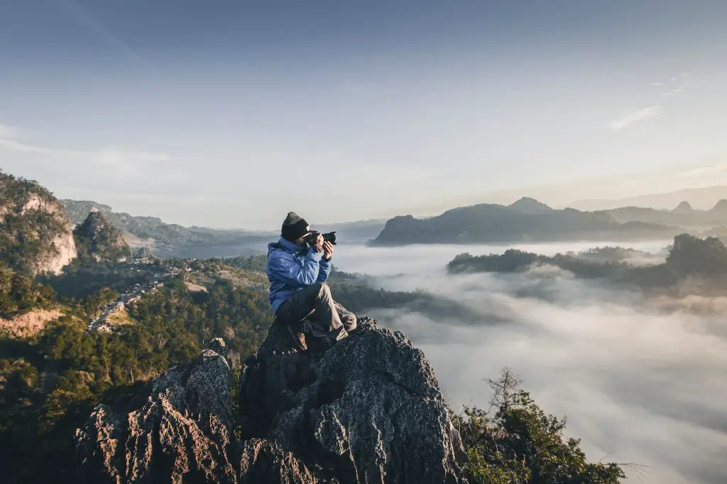Do travel photographers make money?