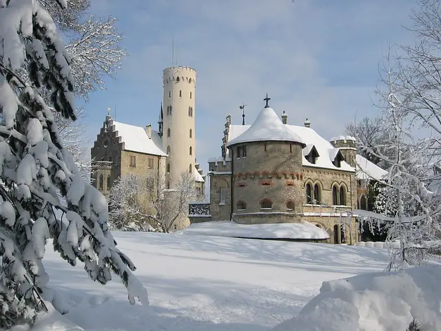 liechtenstein castle 1158949 640