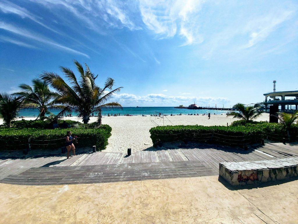 Is it safe to travel to Playa del Carmen?