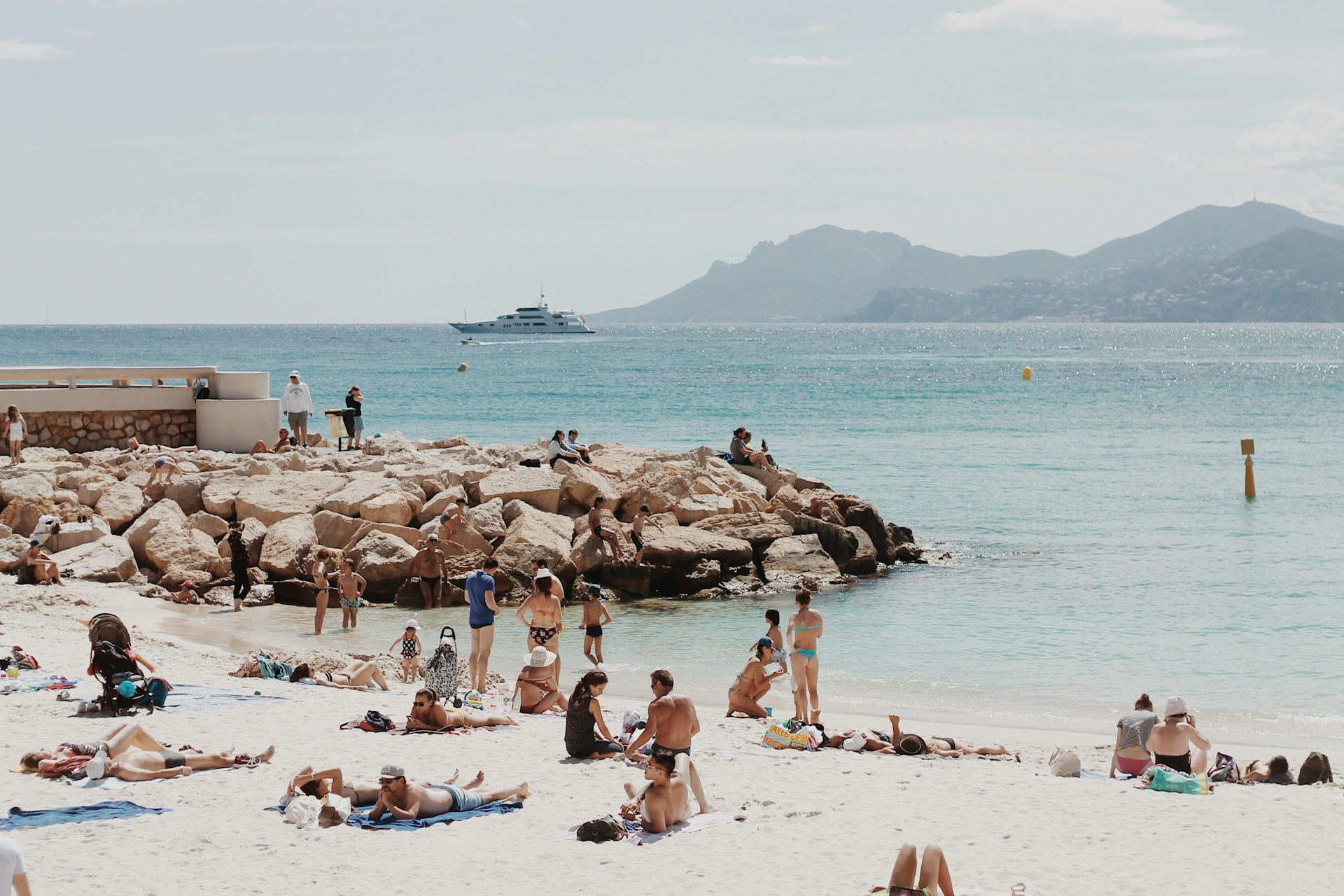 Is the French Riviera safe for solo female Traveler's?