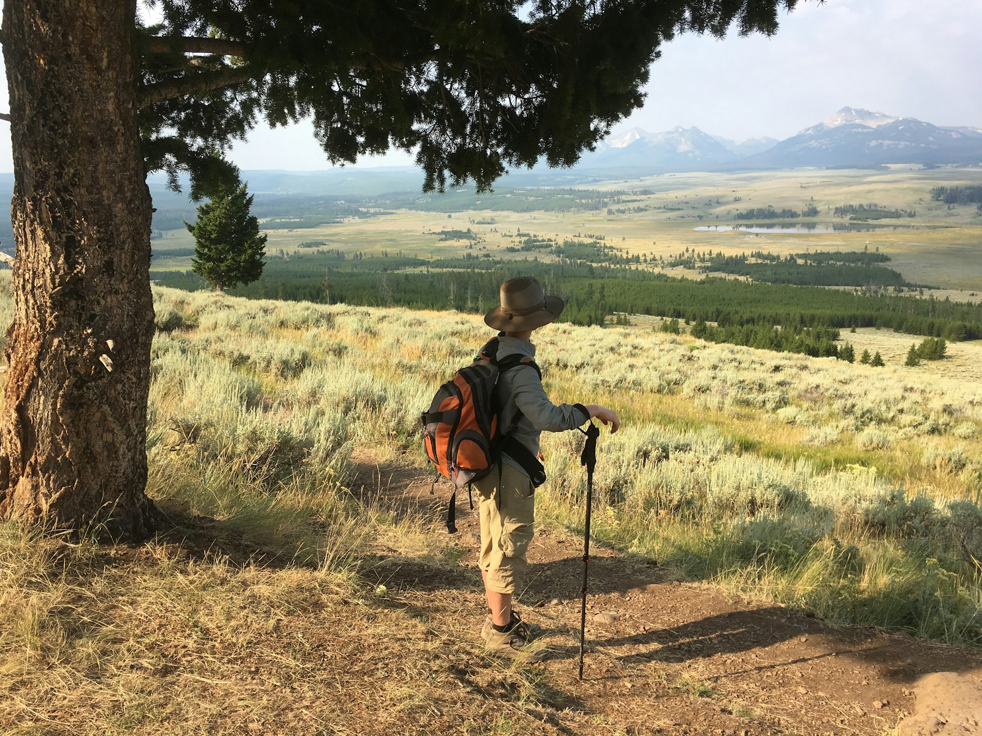 best hiking trails in yellowstone national park