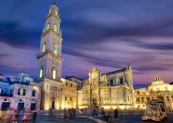 lecce cathedral at night