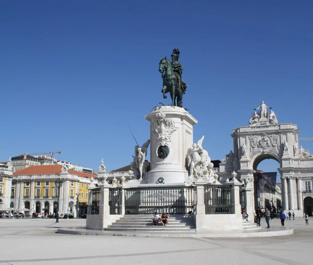Top 3 Beach Cities Where Digital Nomads Can Live Well for Less Than $2K