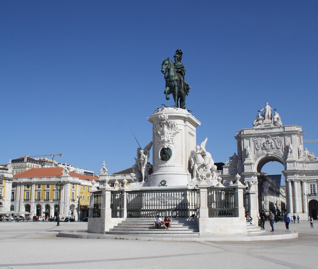 Top 3 Beach Cities Where Digital Nomads Can Live Well for Less Than $2K