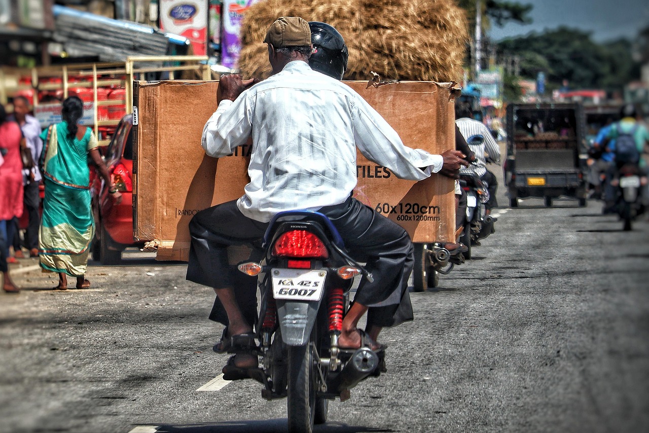 How Digital Nomads Receive Packages Abroad