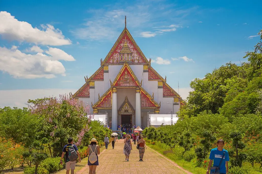 Visa-Run Strategies and Border Hopping Tips