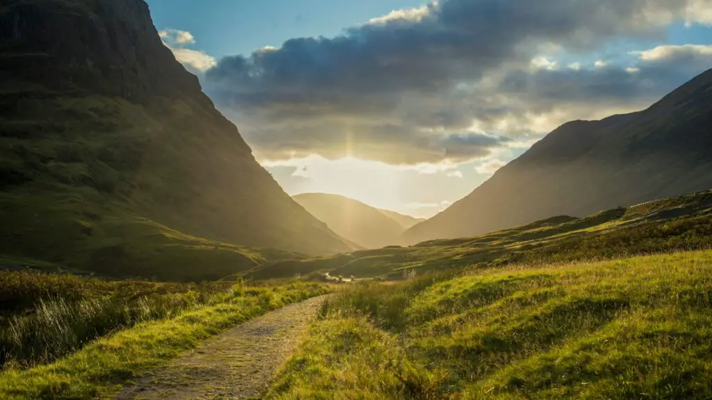 10 Reasons Why Spring Is the Best Time to Visit Scotland
